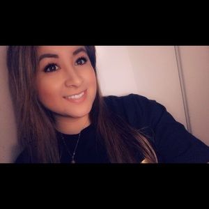 Meet your Posher, Adilene